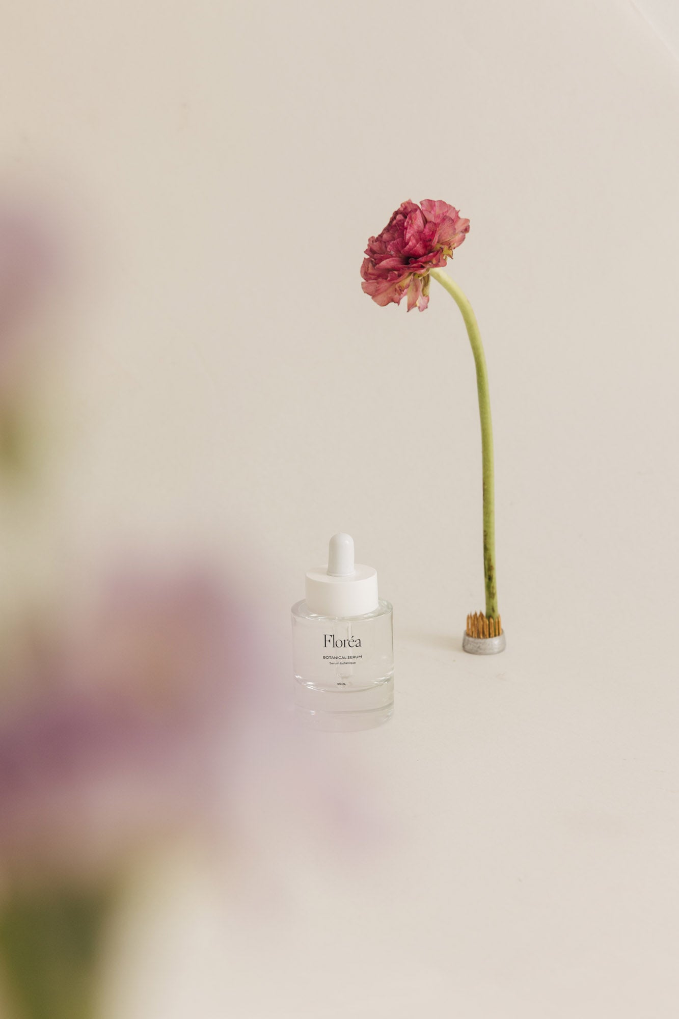 Mockup élégant de flacon compte-gouttes cosmétique