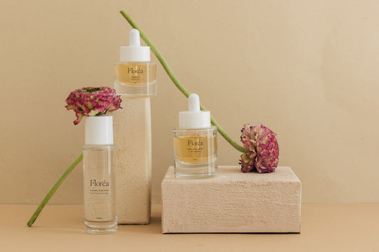 Mockup de flacons compte-gouttes et spray en verre