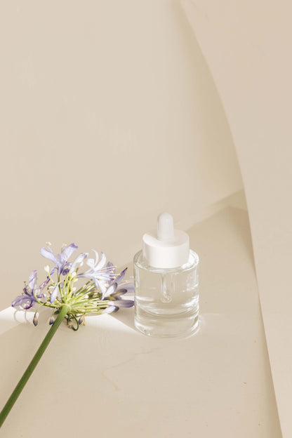 Mockup flacon compte-gouttes en verre